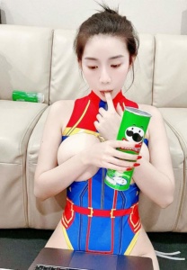 น้องแพตตี้ Onlyfans-กินขนม