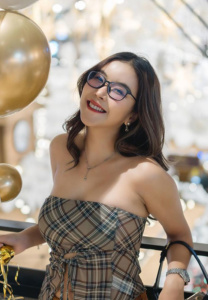 น้องนุ๊กแว่น-สาวแว่น