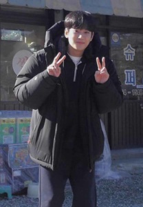 คิมซูฮยอน-สองนิ้ว