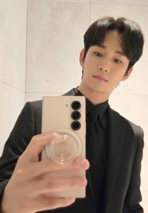 คิมซูฮยอน-หน้าหล่อเกิน