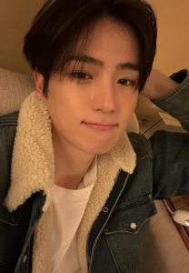 Hyunjae-คิ้วเข้ม