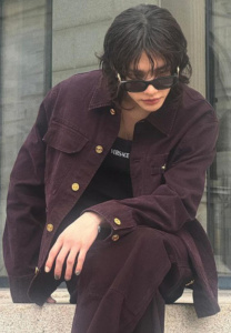 Hyunjin-ใส่แว่นดำ