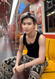 Surf-Phanthakan-กล้ามดำ Surf-Phanthakan-กล้ามดำ