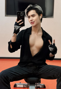 Surf-Phanthakan-กล้ามโต Surf-Phanthakan-กล้ามโต