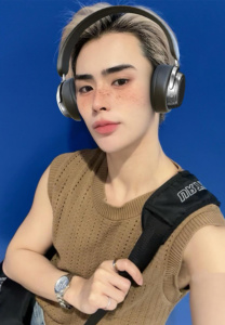 Surf-Phanthakan-เสื้อกล้ามน้ำตาล Surf-Phanthakan-เสื้อกล้ามน้ำตาล