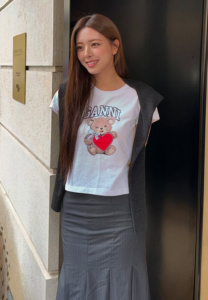 Yuna-ITZY-ศิลปิน