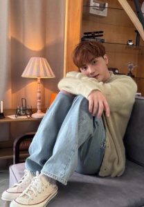 JuHaknyeon-005-Graceful