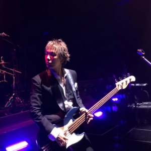 Lee Hong Ki-020-Elegant