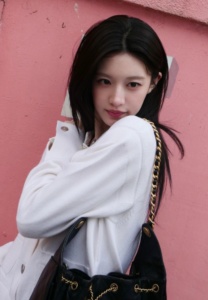 โกยุนจอง (Go Youn Jung)-009-Breathtaking