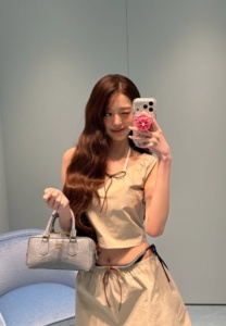 Jang Won young-006-Charming