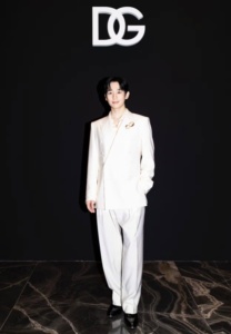 Jung Hae In-008-Sweet