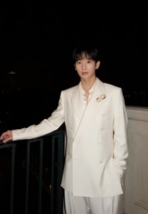 Jung Hae In-009-Delightful