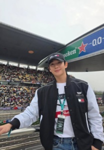 Jung Hae In-012-Breathtaking