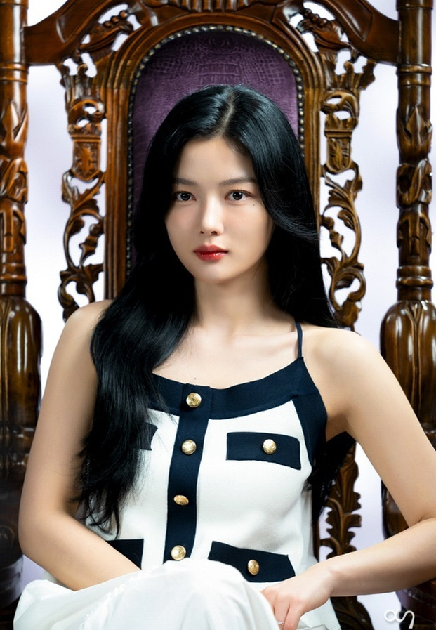คิมยูจอง ในลุคซีอีโอสาวแสนสวย โดโดฮี จากซีรีส์ My Demon