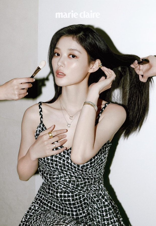 คิมยูจอง สวมชุดเดรสผ้าทวีตสุดหรู ถ่ายแบบแฟชั่นให้กับนิตยสาร Marie Claire