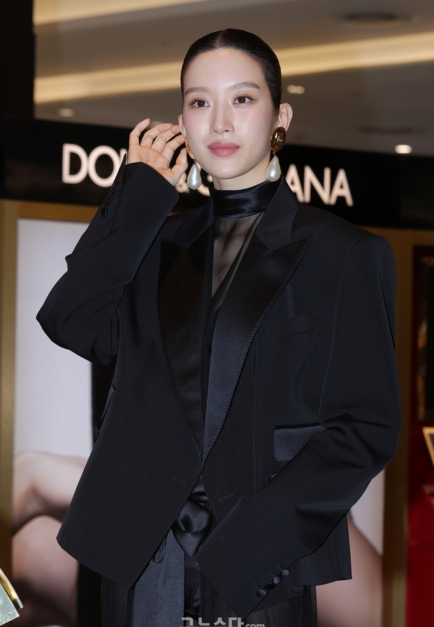 Moon Ga Young ร่วมงานแฟชั่นระดับโลกในฐานะ Global Ambassador ของ Dolce & Gabbana